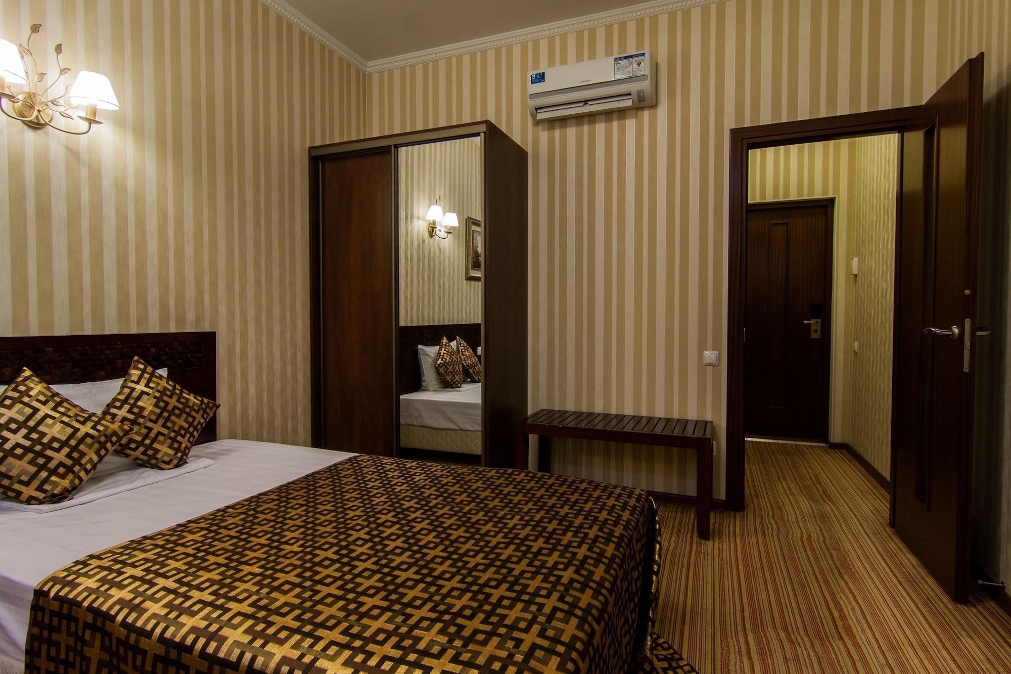 Klassik Hotel Chisinau Ngoại thất bức ảnh