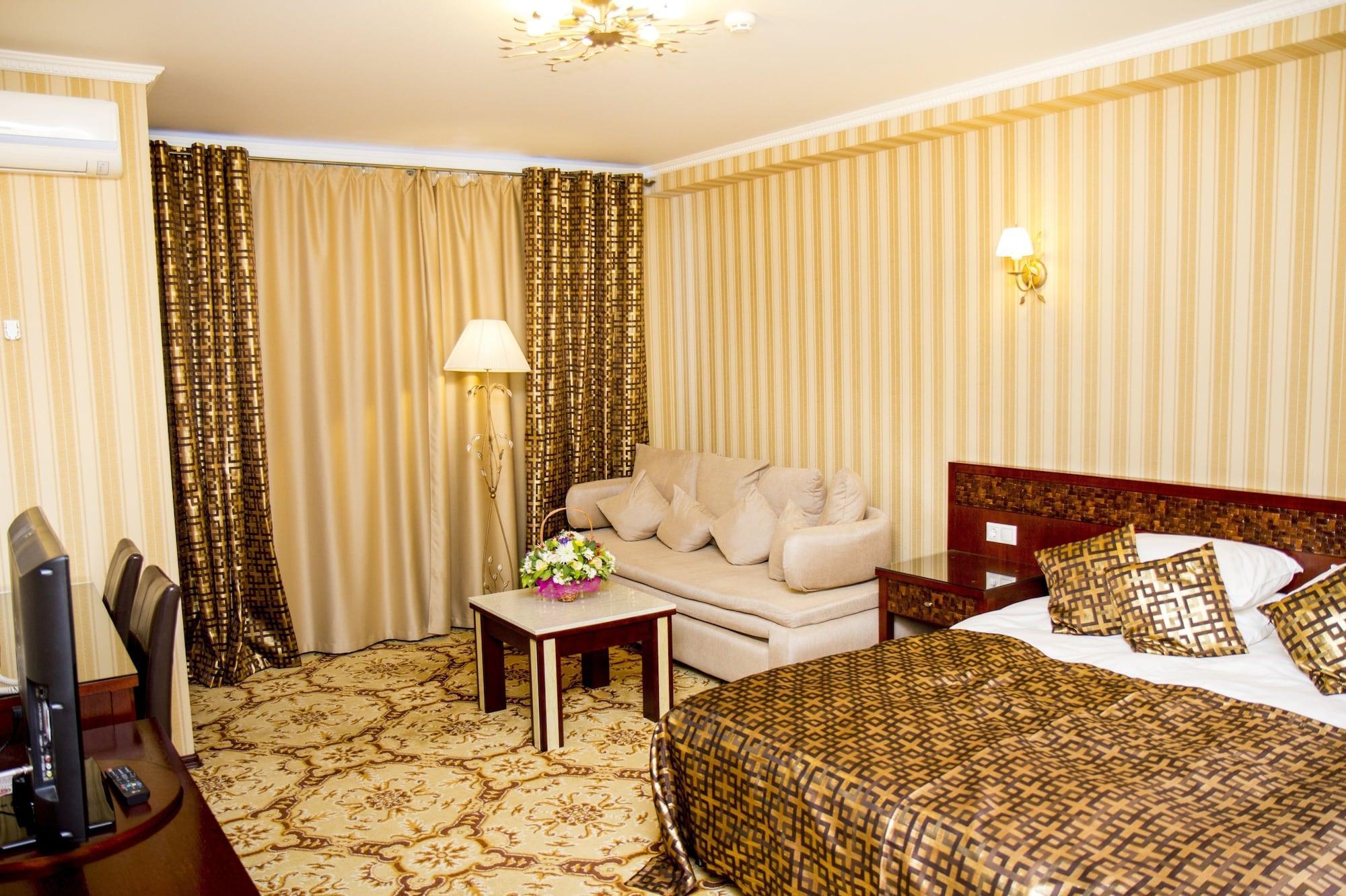 Klassik Hotel Chisinau Ngoại thất bức ảnh