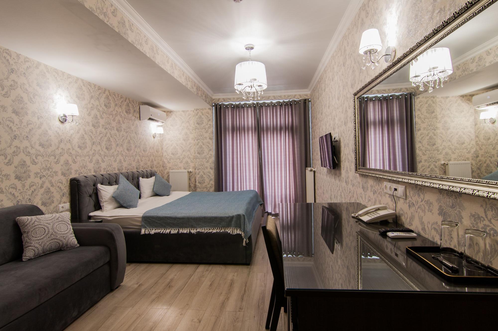 Klassik Hotel Chisinau Ngoại thất bức ảnh