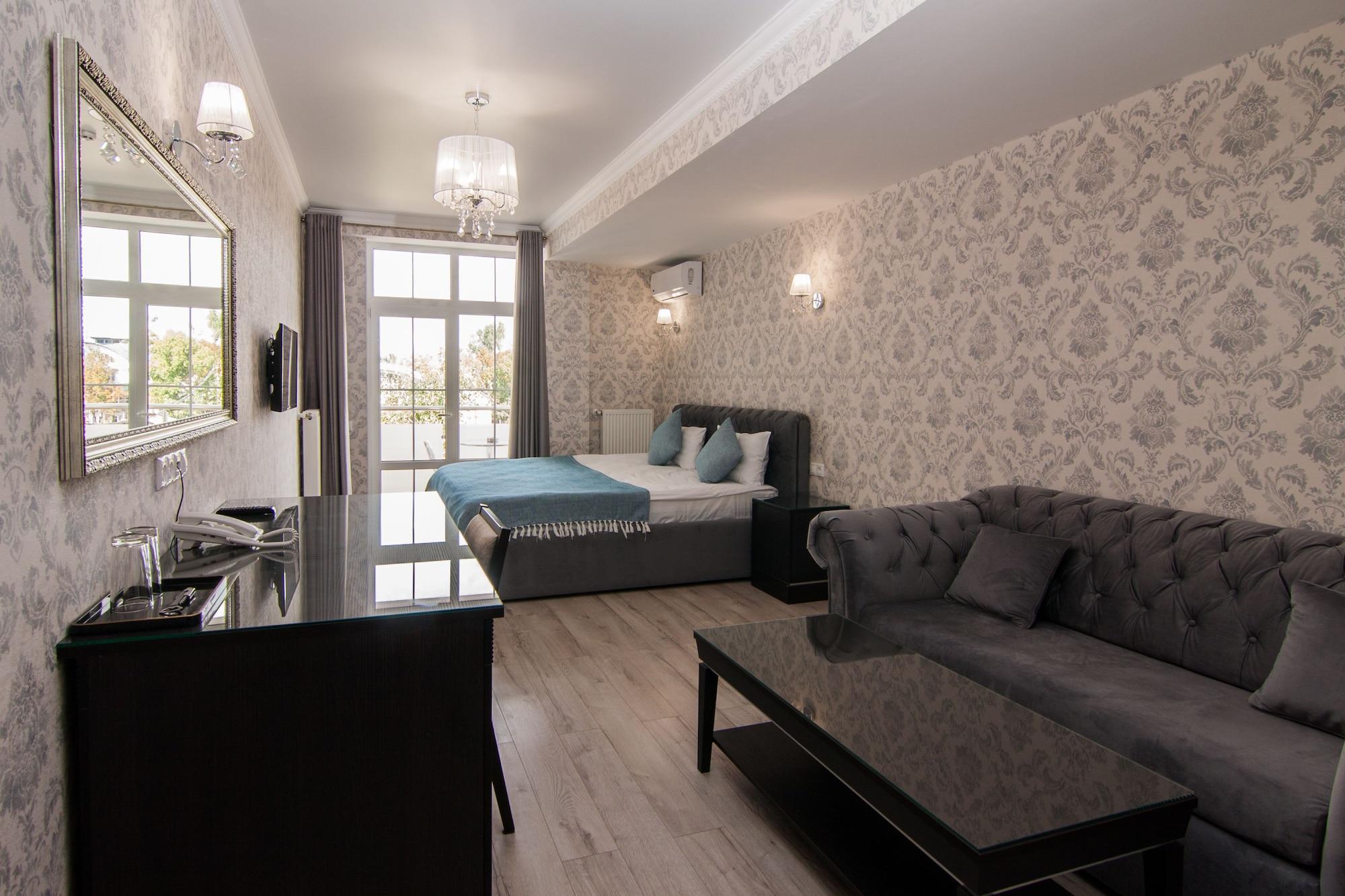 Klassik Hotel Chisinau Ngoại thất bức ảnh