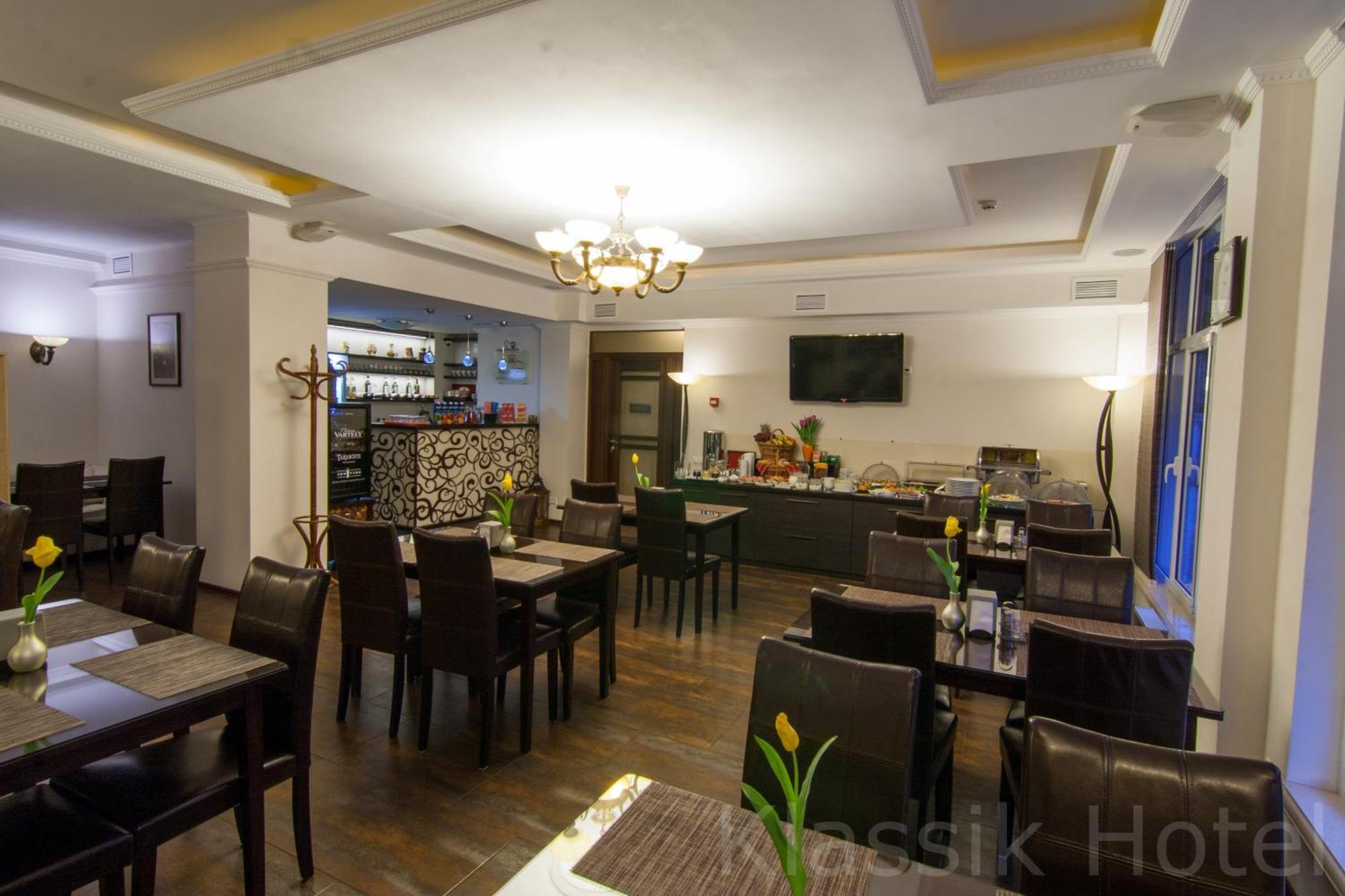 Klassik Hotel Chisinau Ngoại thất bức ảnh