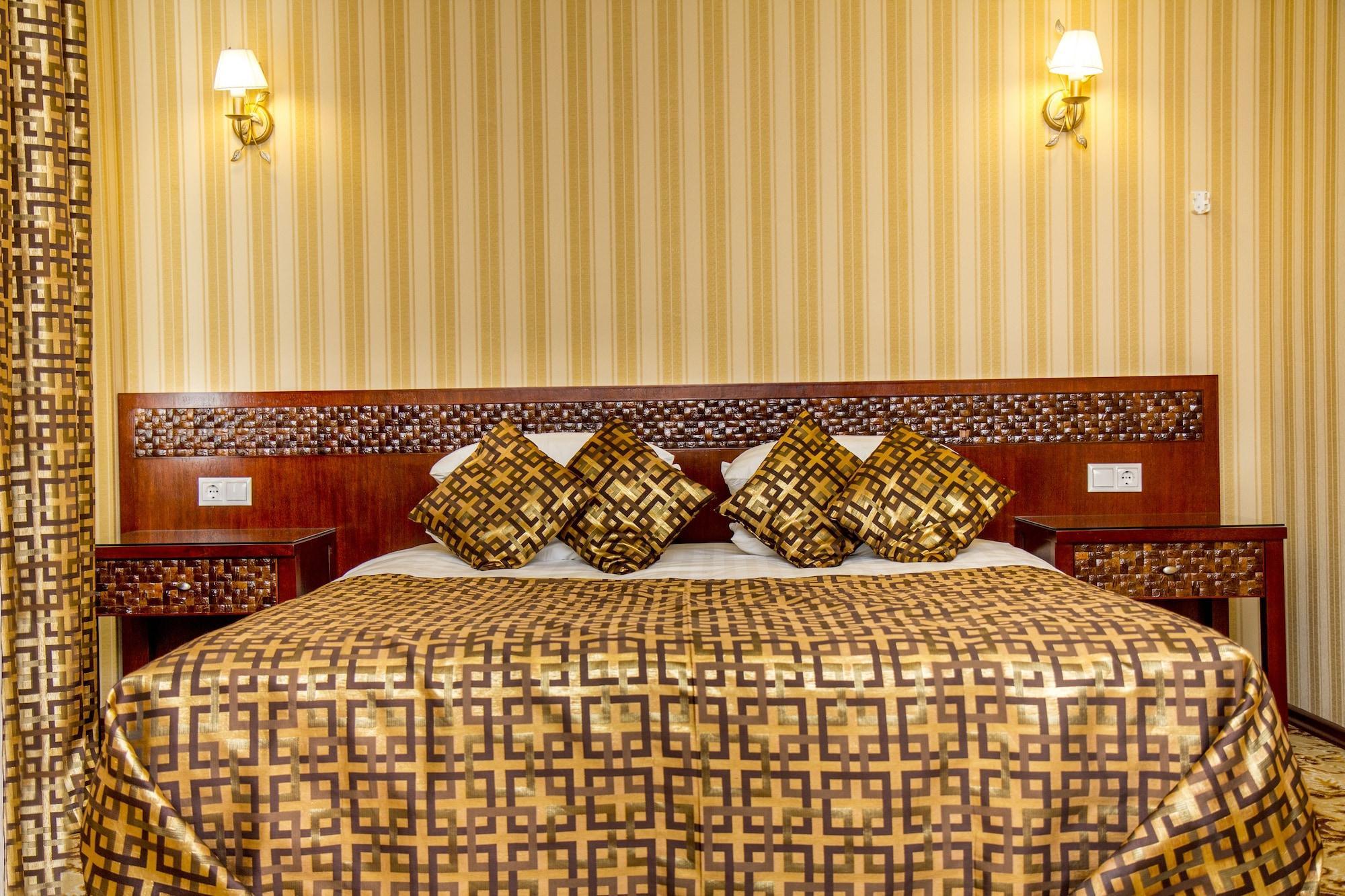 Klassik Hotel Chisinau Ngoại thất bức ảnh