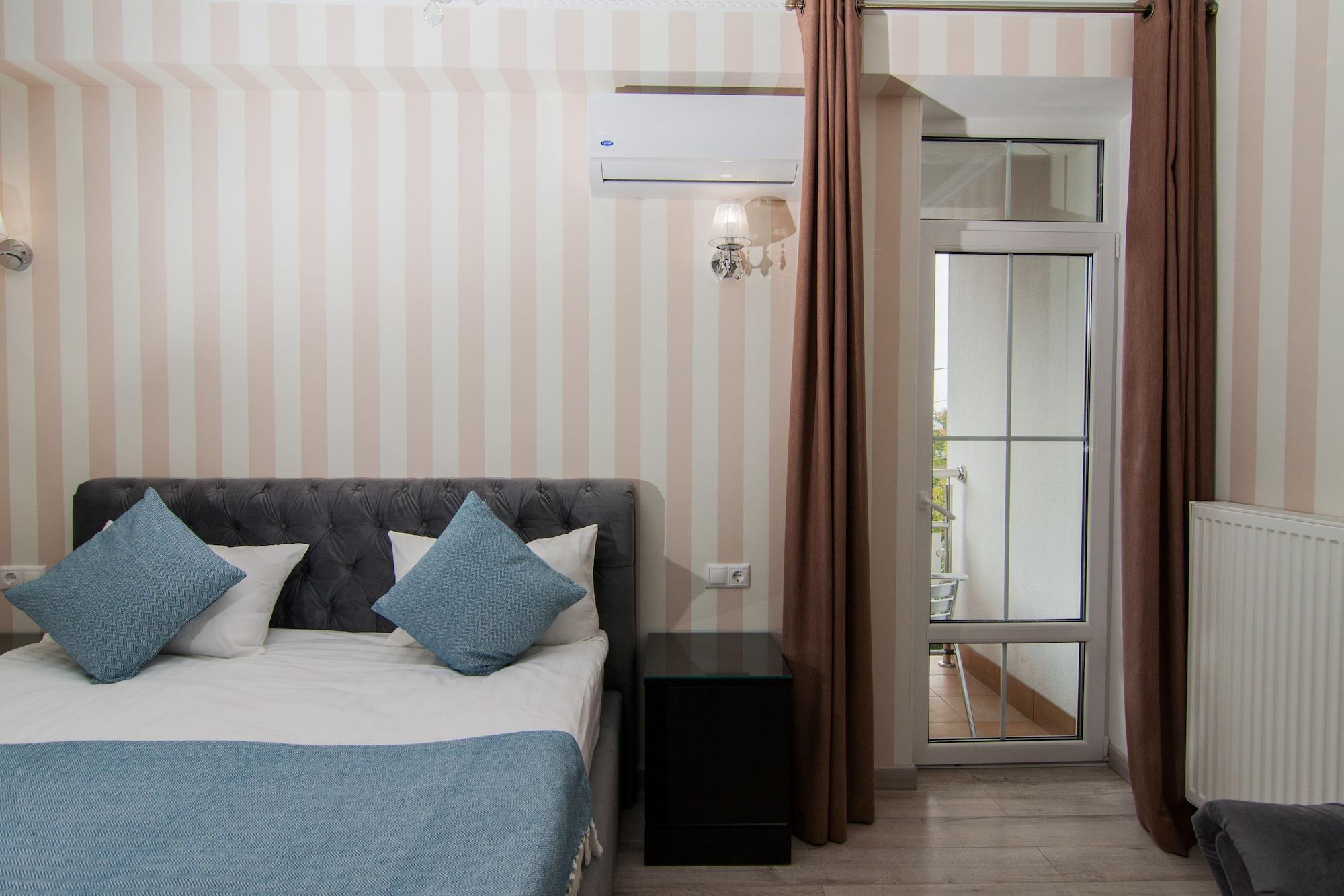 Klassik Hotel Chisinau Ngoại thất bức ảnh