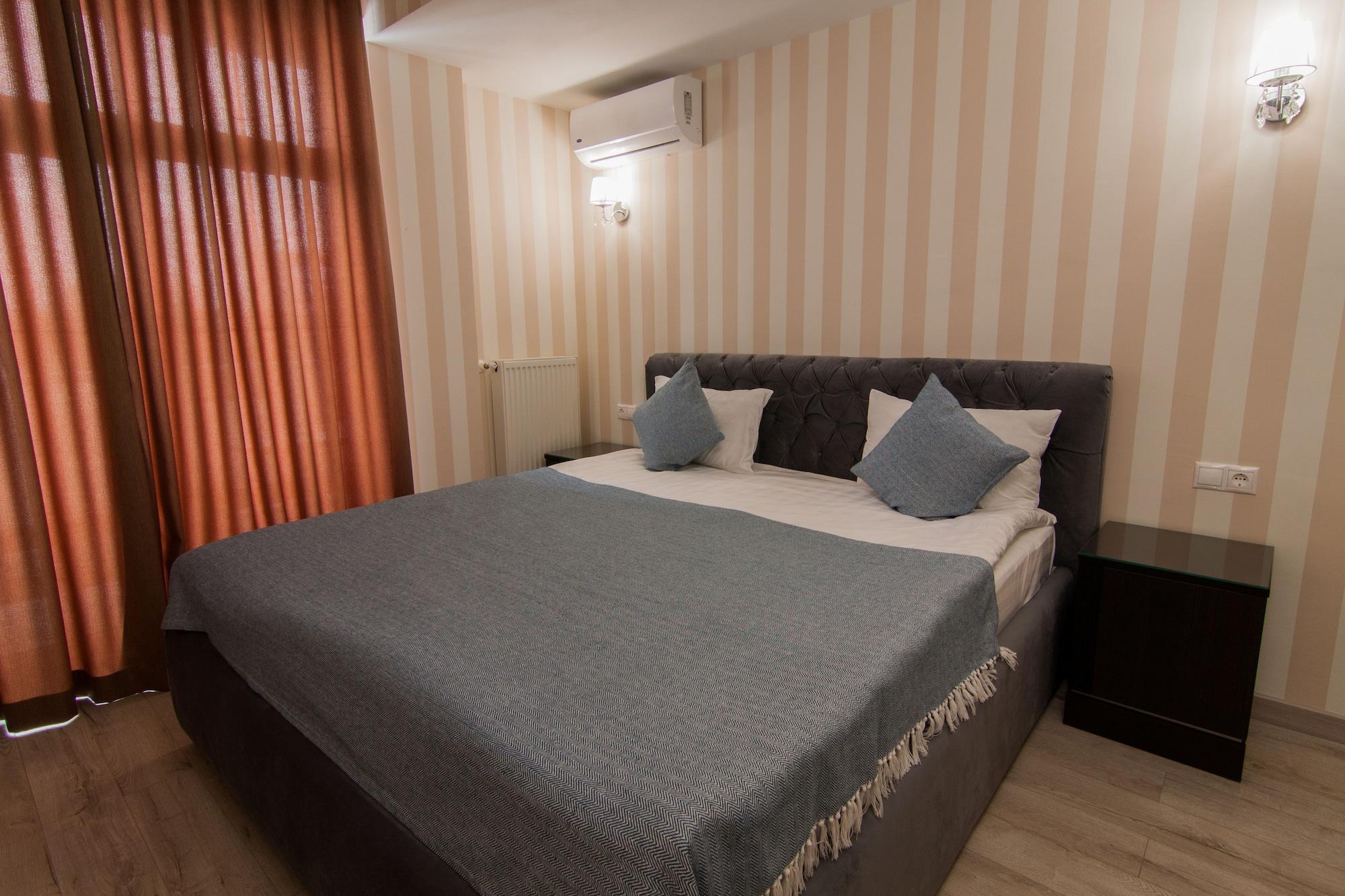 Klassik Hotel Chisinau Ngoại thất bức ảnh