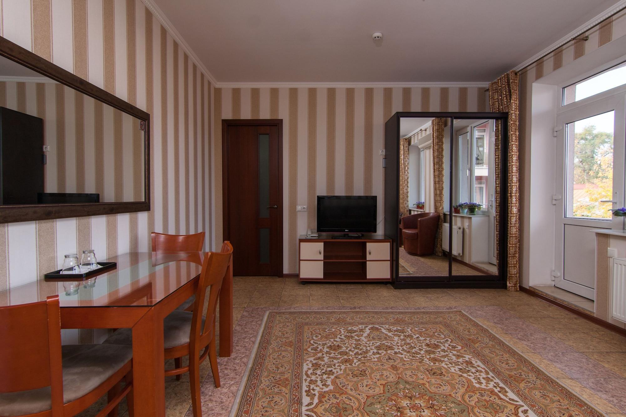 Klassik Hotel Chisinau Ngoại thất bức ảnh