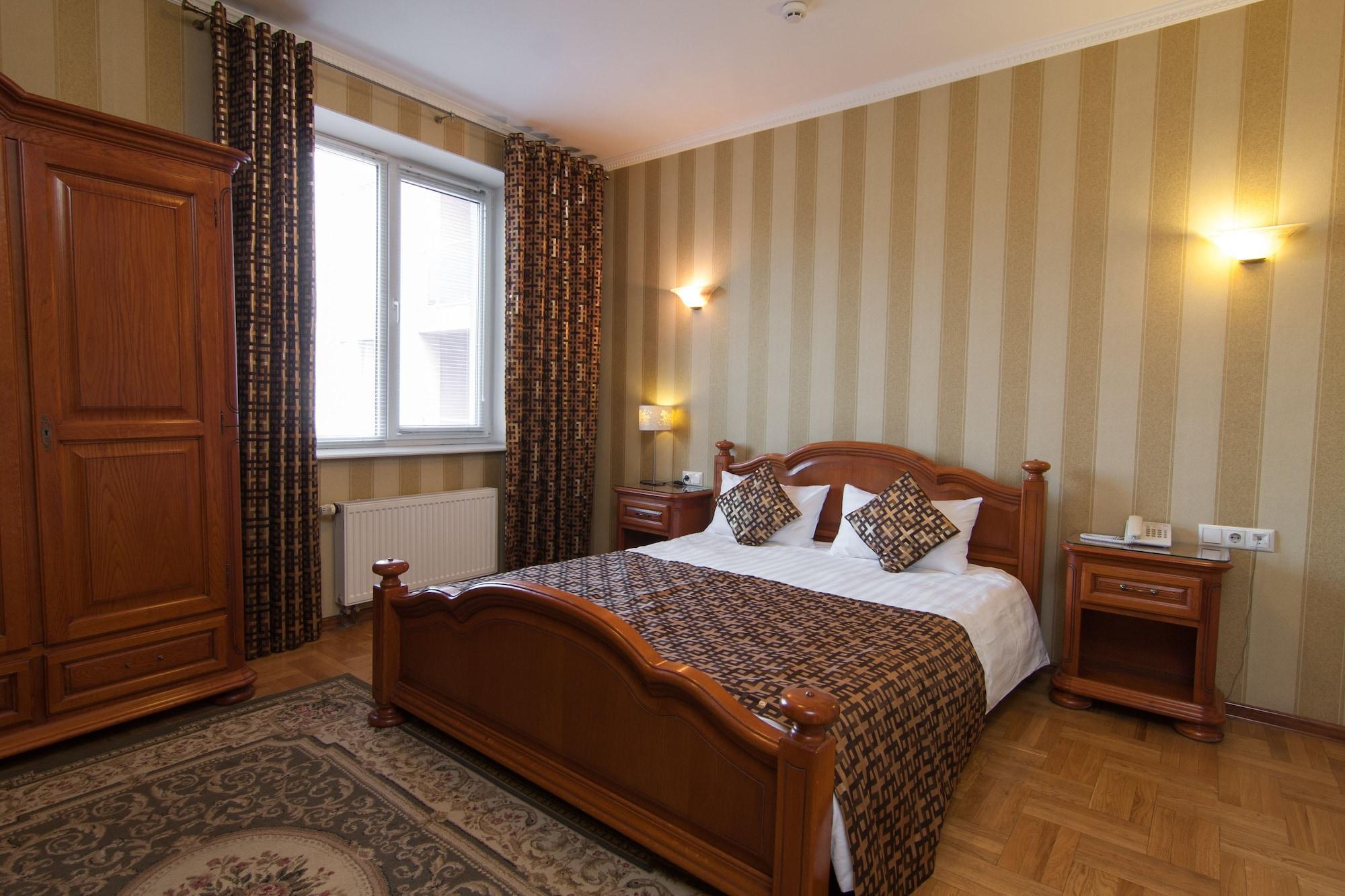 Klassik Hotel Chisinau Ngoại thất bức ảnh