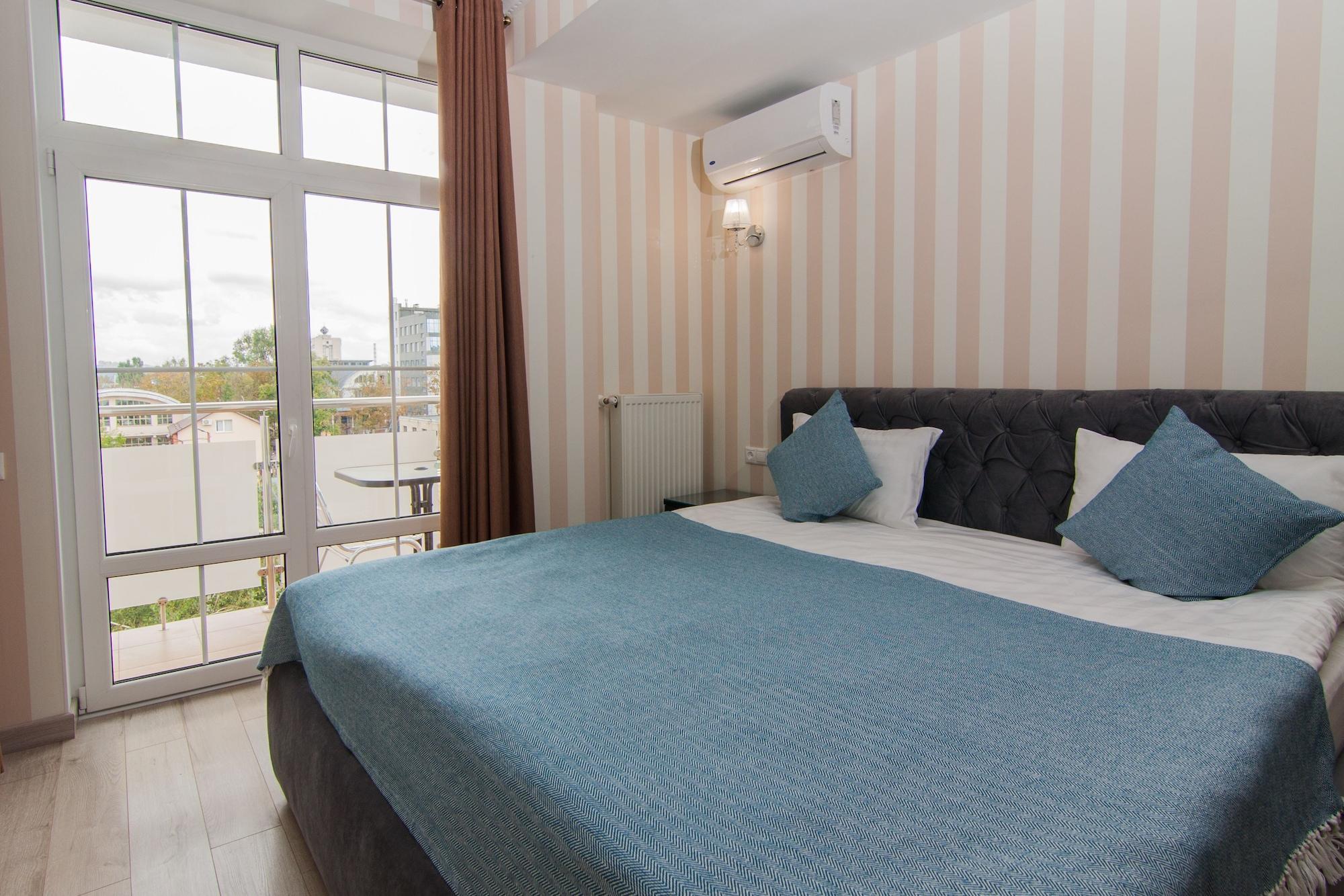 Klassik Hotel Chisinau Ngoại thất bức ảnh
