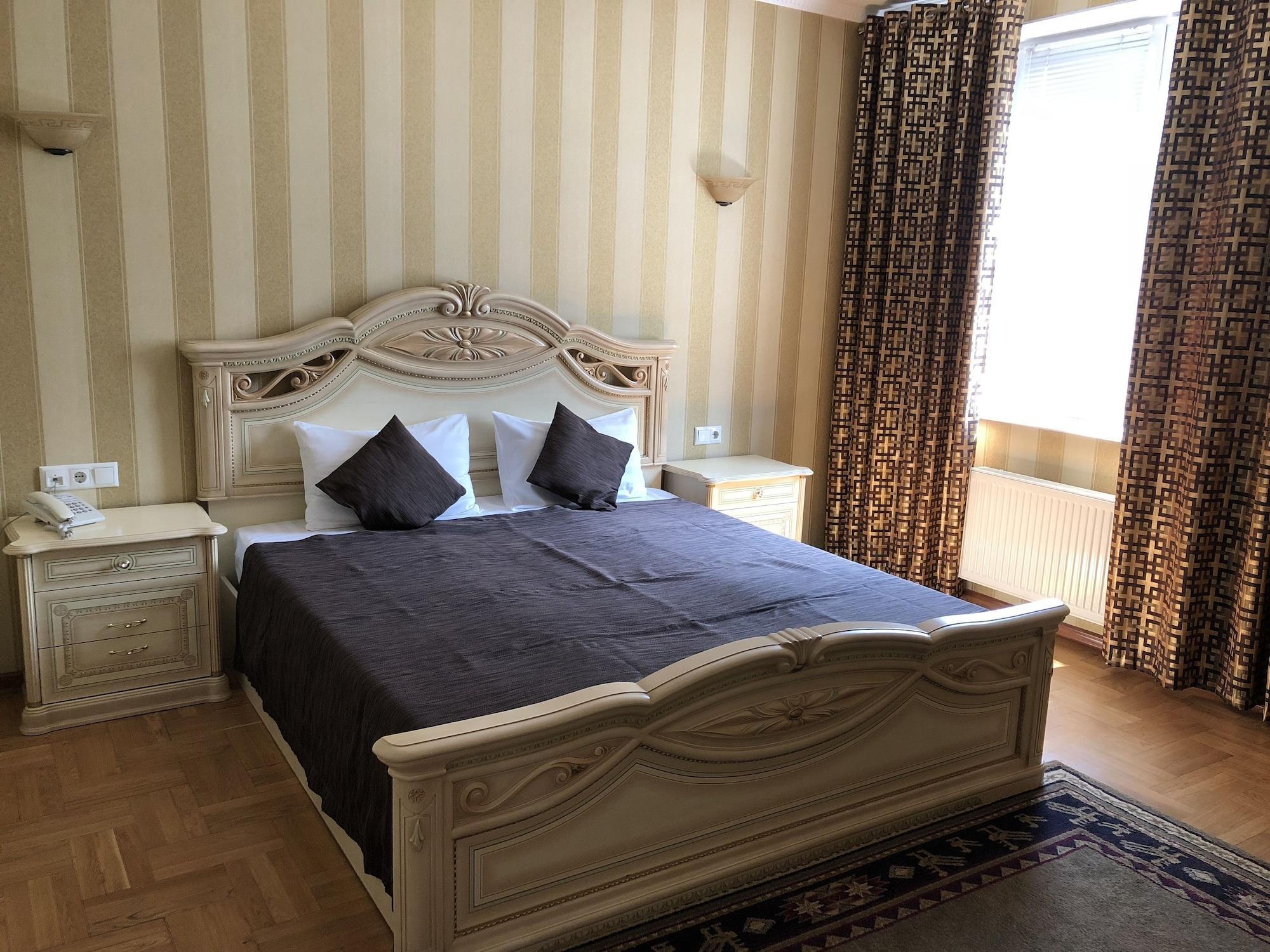 Klassik Hotel Chisinau Ngoại thất bức ảnh