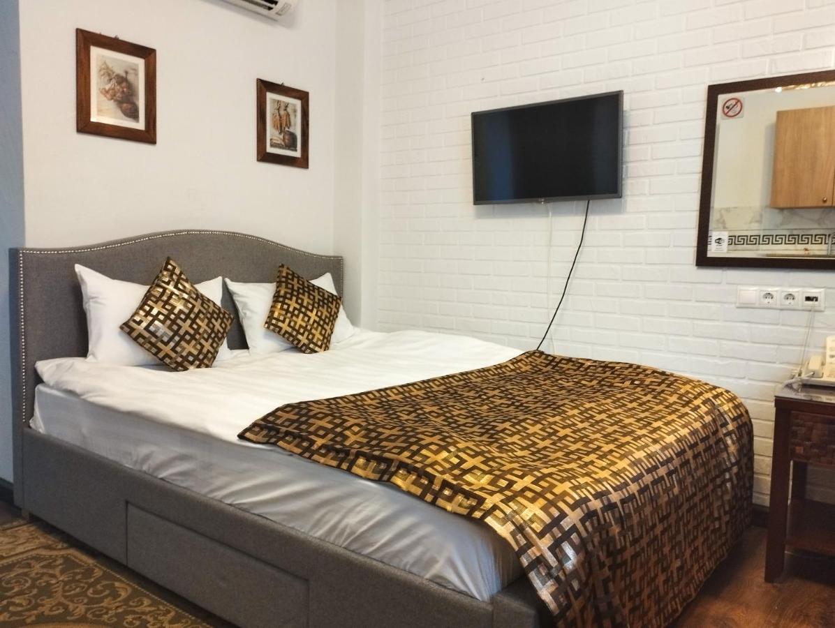 Klassik Hotel Chisinau Ngoại thất bức ảnh