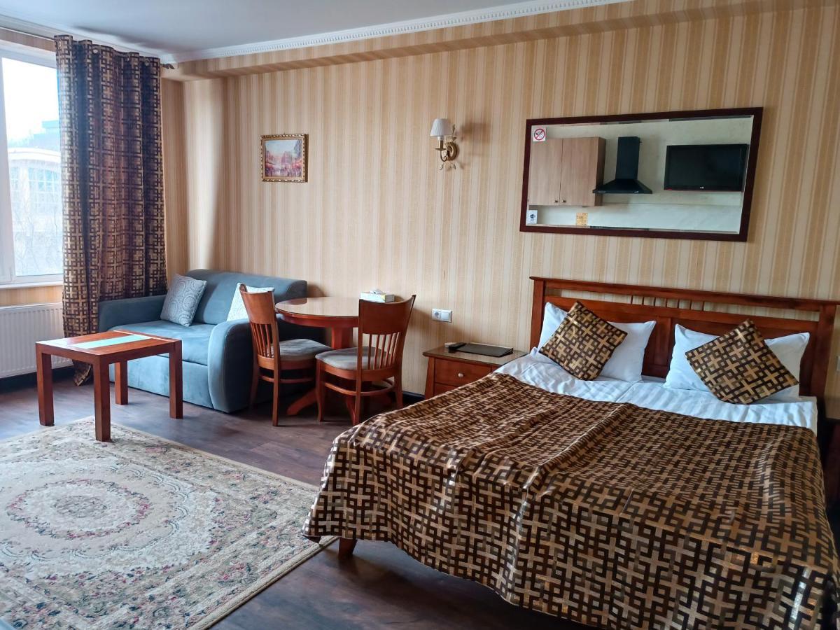 Klassik Hotel Chisinau Ngoại thất bức ảnh
