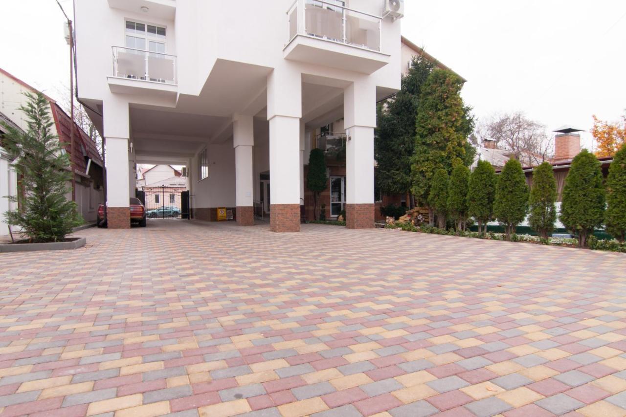 Klassik Hotel Chisinau Ngoại thất bức ảnh
