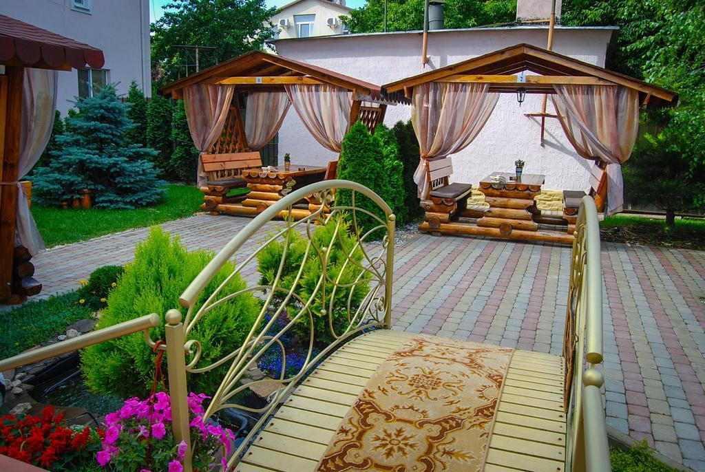 Klassik Hotel Chisinau Ngoại thất bức ảnh