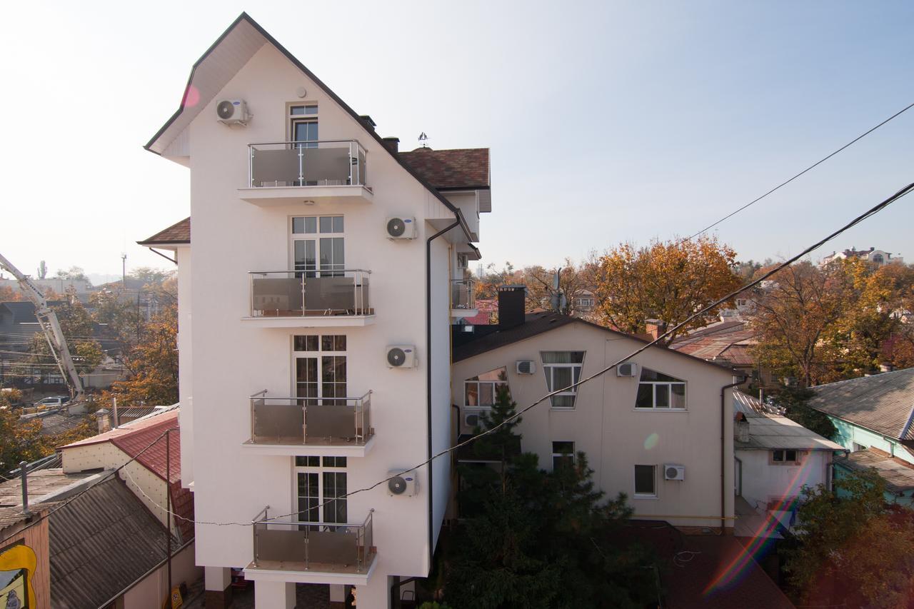 Klassik Hotel Chisinau Ngoại thất bức ảnh